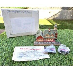 The Danbury Mint 1993 Old Railroad Station new In Original Box